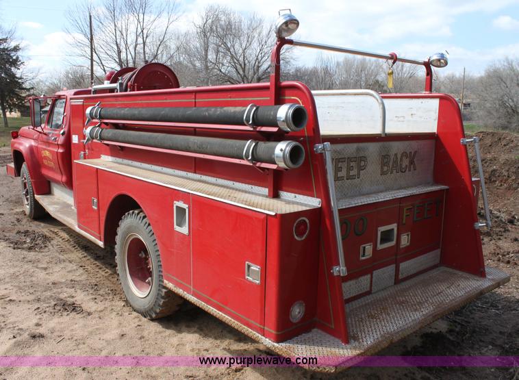 image for item E8380 1976 Ford fire engine