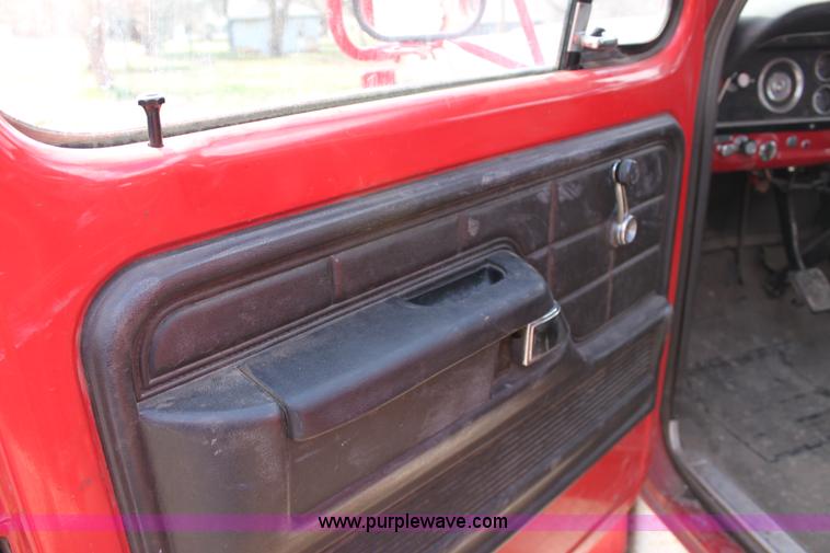 image for item E8380 1976 Ford fire engine