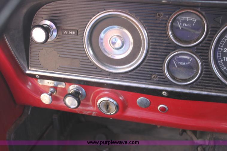 image for item E8380 1976 Ford fire engine