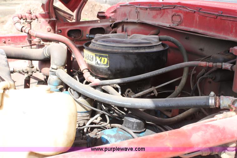 image for item E8380 1976 Ford fire engine