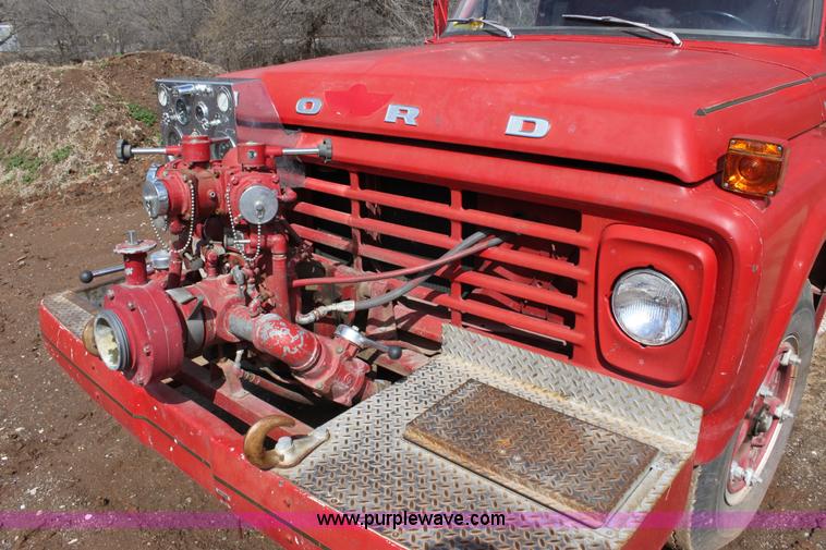 image for item E8380 1976 Ford fire engine