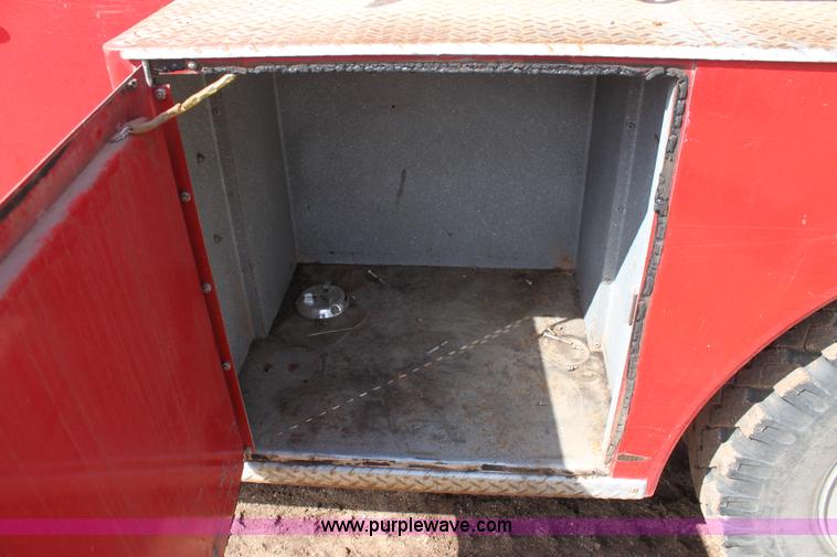 image for item E8380 1976 Ford fire engine