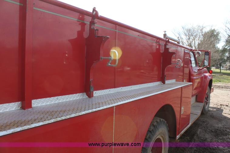 image for item E8380 1976 Ford fire engine