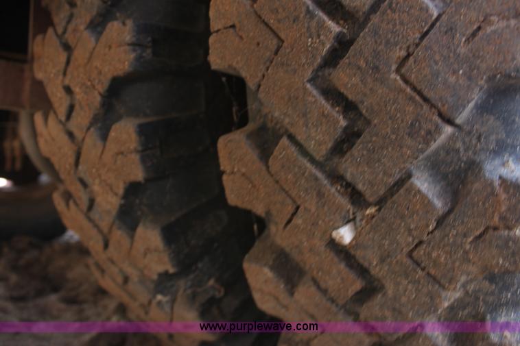 image for item E8380 1976 Ford fire engine