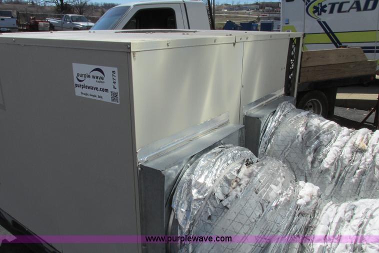 image for item F4778 Portable heat and air conditioning unit