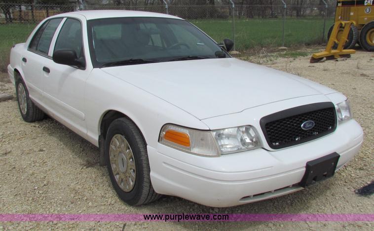 image for item F8642 2005 Ford Crown Victoria Police Interceptor