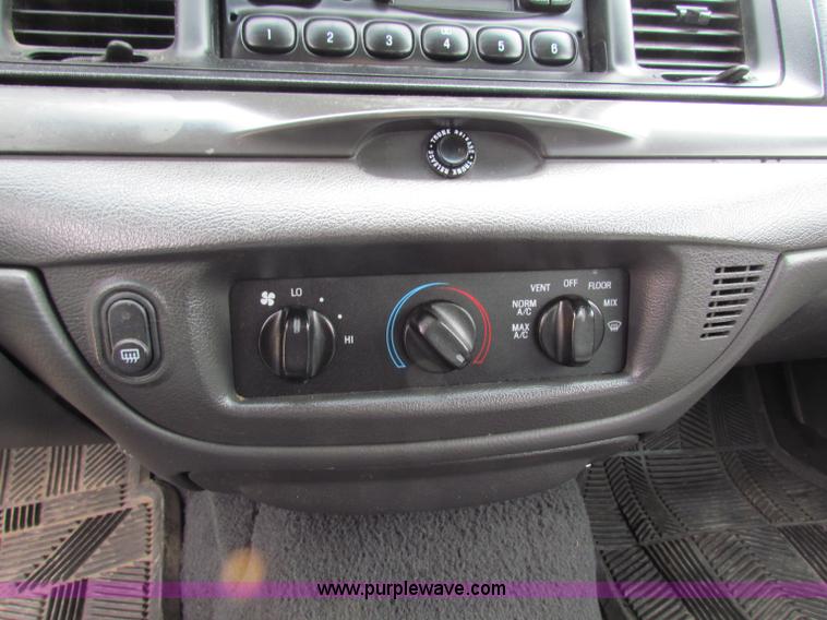 image for item F8642 2005 Ford Crown Victoria Police Interceptor