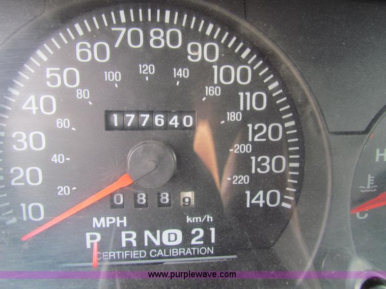 image for item F8642 2005 Ford Crown Victoria Police Interceptor