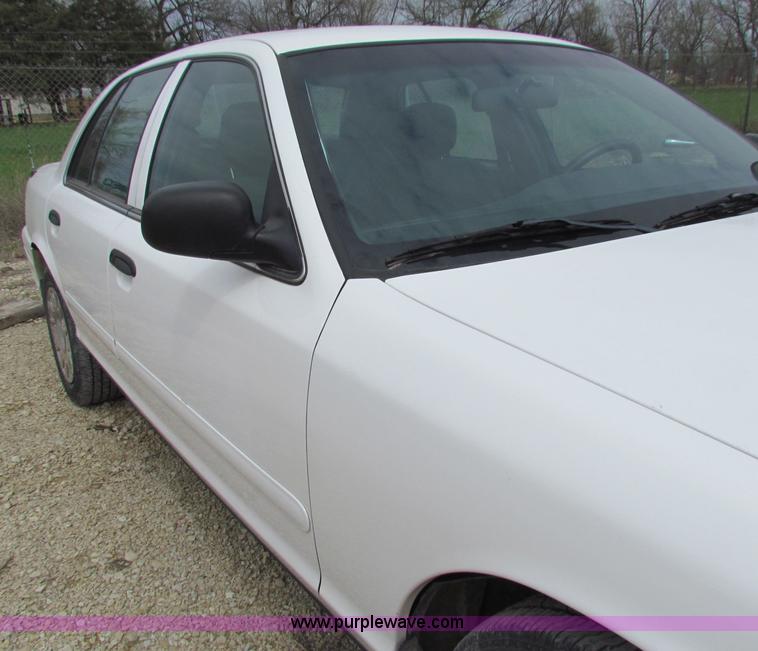 image for item F8642 2005 Ford Crown Victoria Police Interceptor