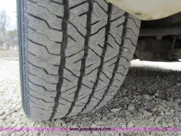 image for item F8642 2005 Ford Crown Victoria Police Interceptor