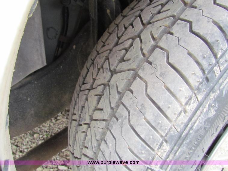 image for item F8642 2005 Ford Crown Victoria Police Interceptor