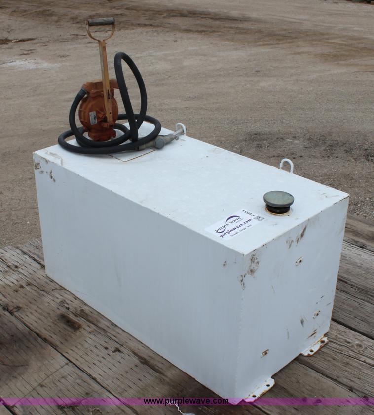 100 gallon steel fuel tank in Abilene, KS Item F8654 sold Purple Wave