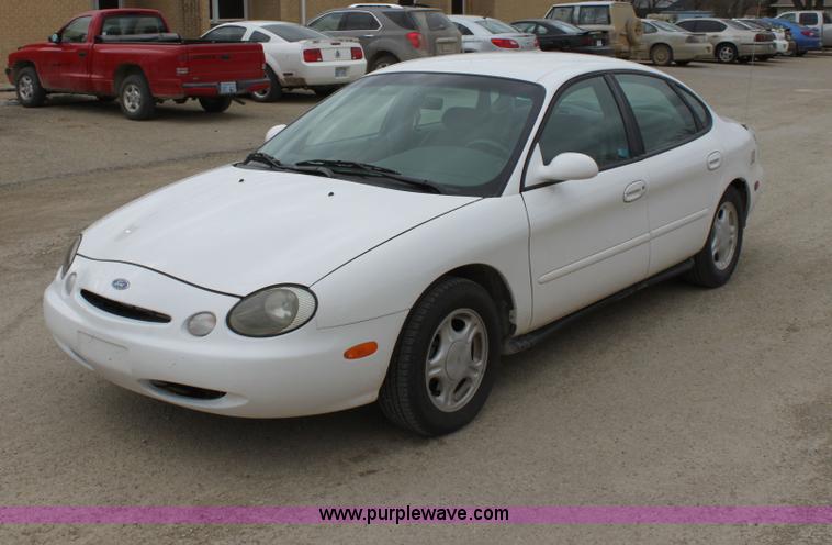 image for item F8664 1997 Ford Taurus GL
