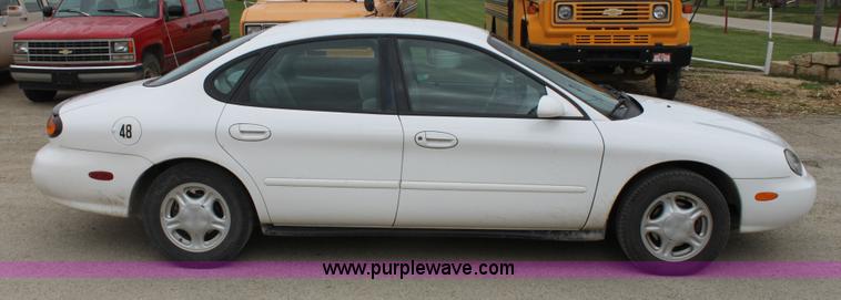 image for item F8664 1997 Ford Taurus GL