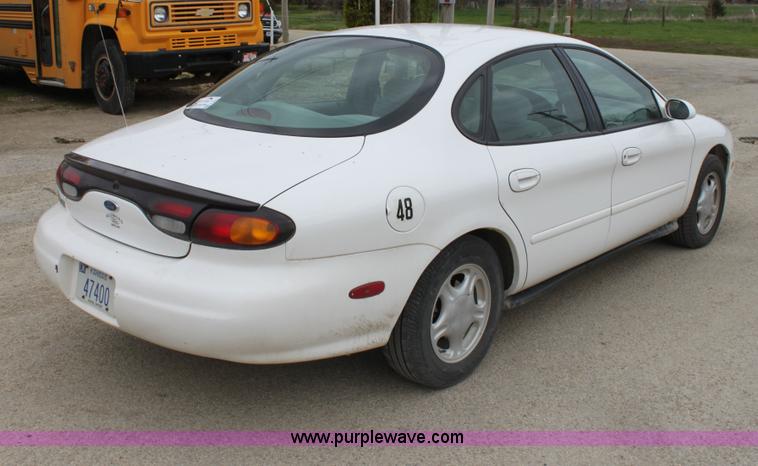 image for item F8664 1997 Ford Taurus GL