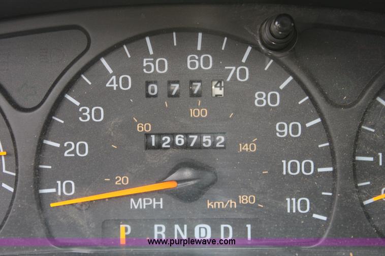 image for item F8664 1997 Ford Taurus GL