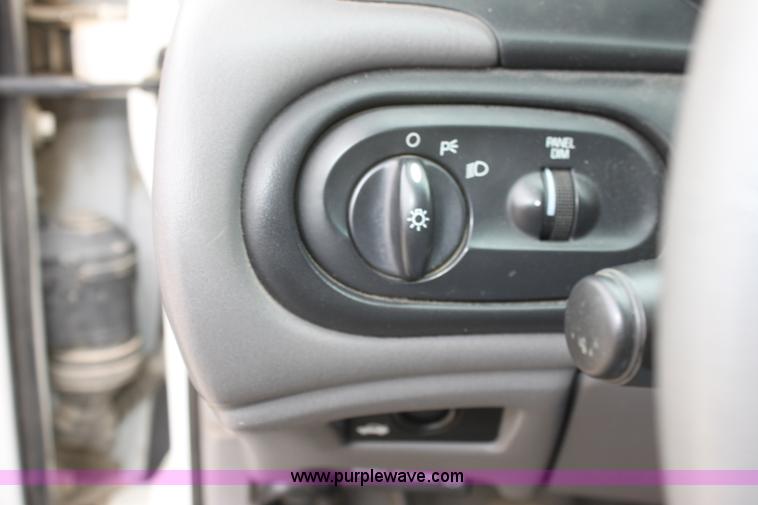 image for item F8664 1997 Ford Taurus GL