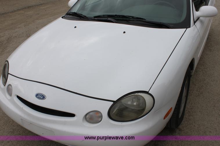 image for item F8664 1997 Ford Taurus GL