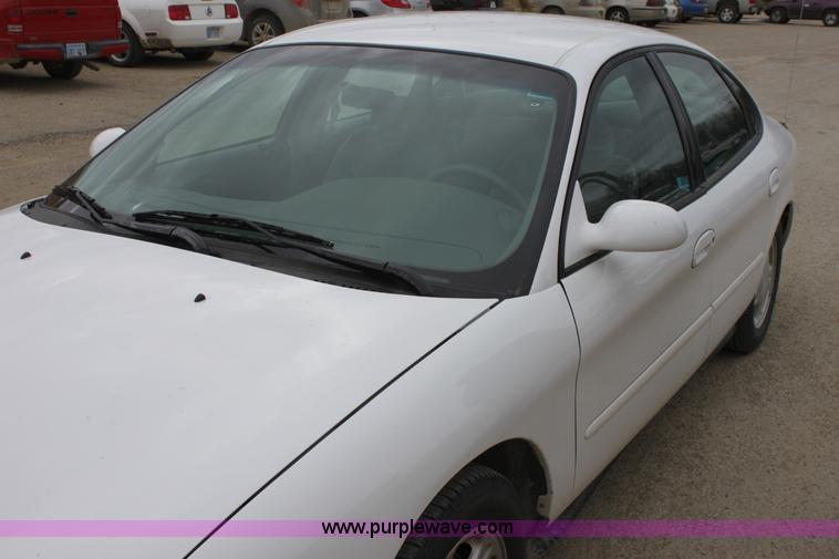 image for item F8664 1997 Ford Taurus GL