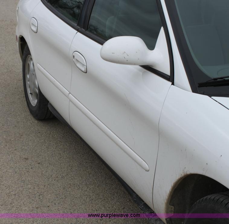 image for item F8664 1997 Ford Taurus GL