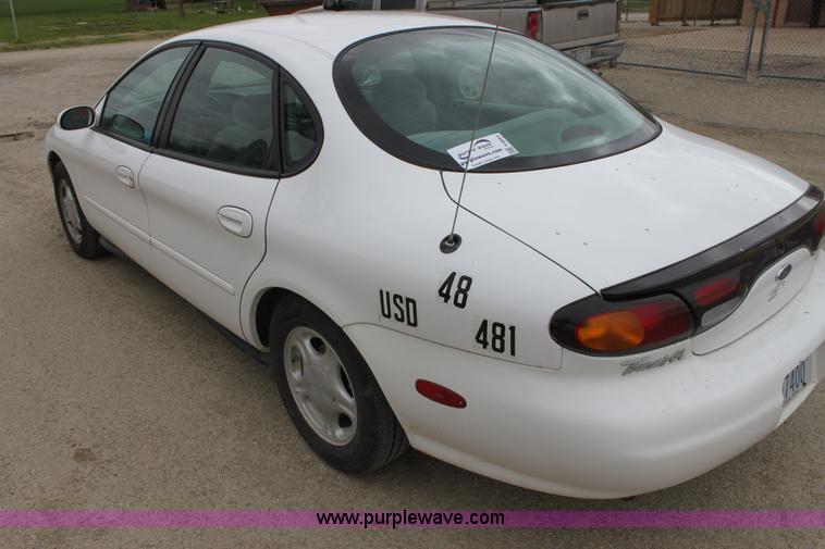 image for item F8664 1997 Ford Taurus GL