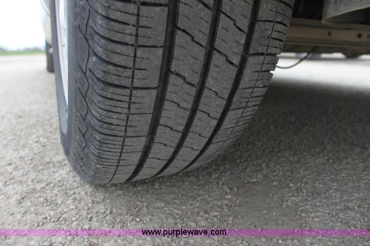 image for item F8664 1997 Ford Taurus GL