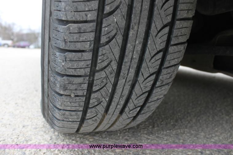 image for item F8664 1997 Ford Taurus GL