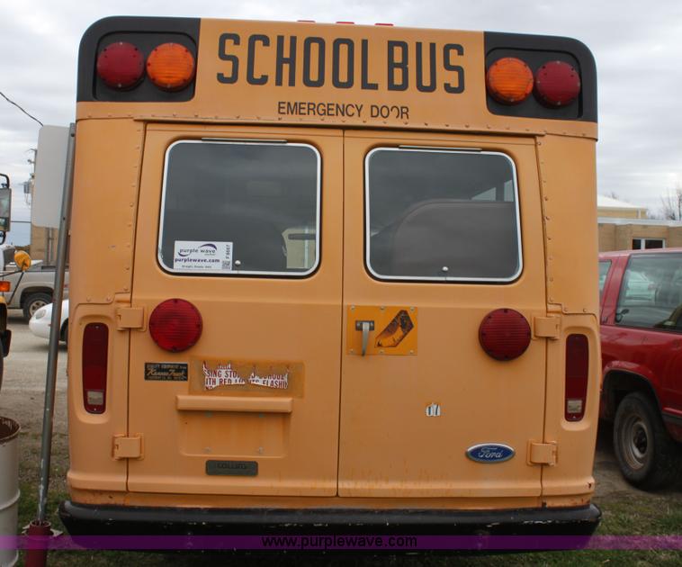 image for item F8667 1990 Ford school bus