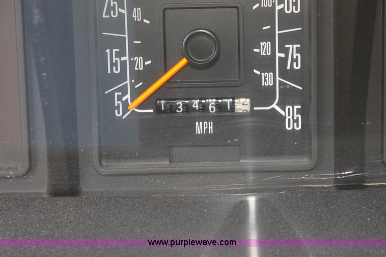 image for item F8667 1990 Ford school bus