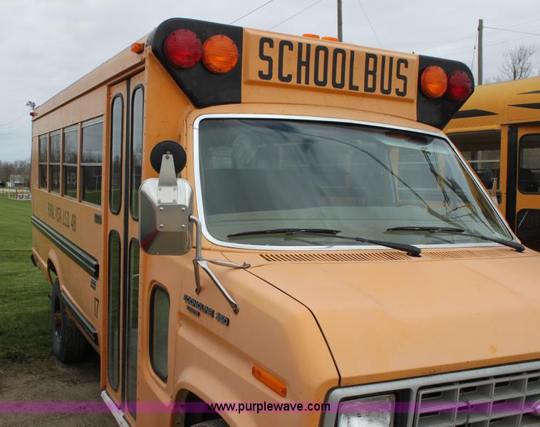 image for item F8667 1990 Ford school bus