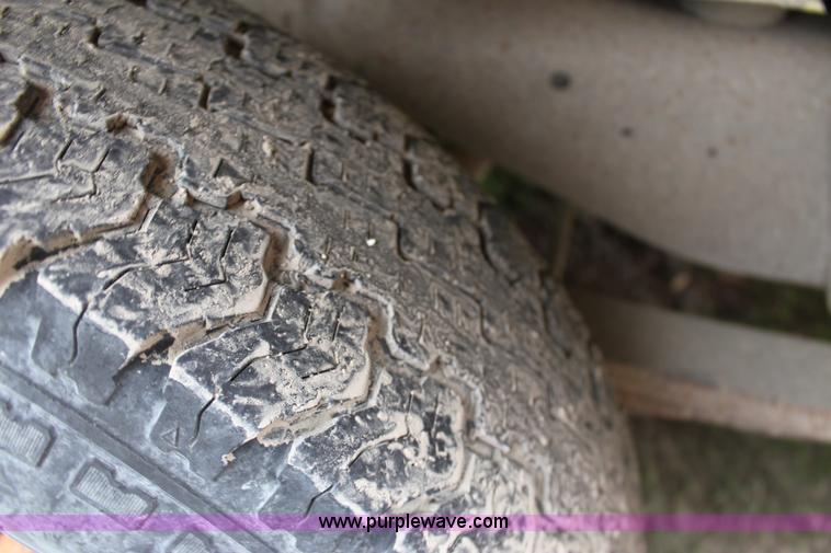 image for item F8667 1990 Ford school bus