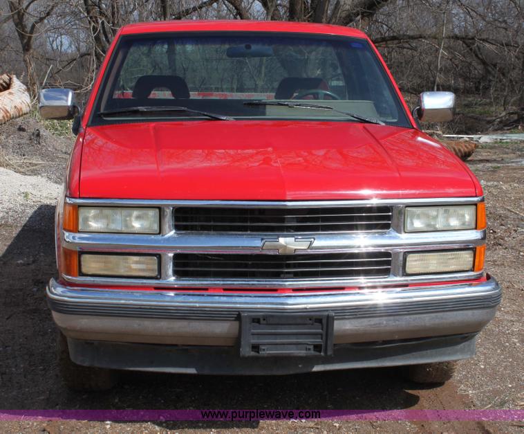image for item F8696 1994 Chevrolet 1500 pickup truck