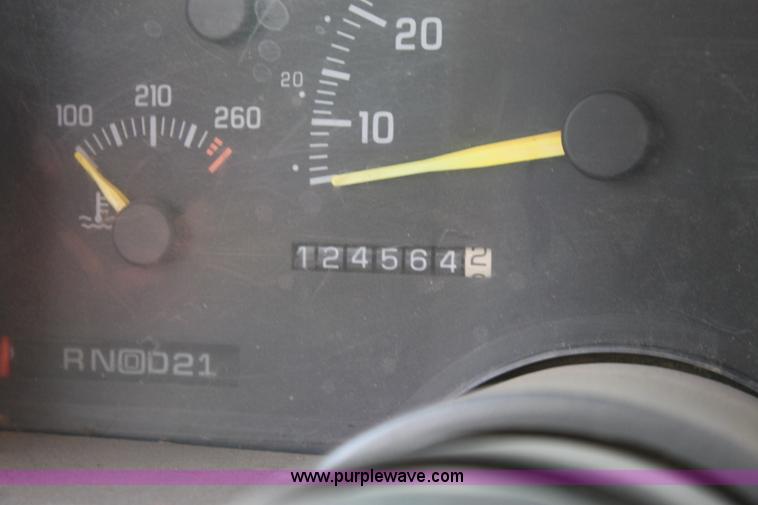 image for item F8696 1994 Chevrolet 1500 pickup truck