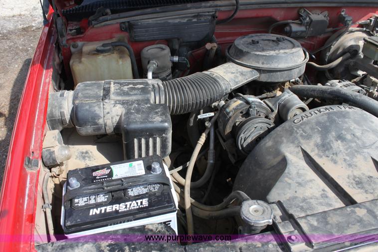 image for item F8696 1994 Chevrolet 1500 pickup truck