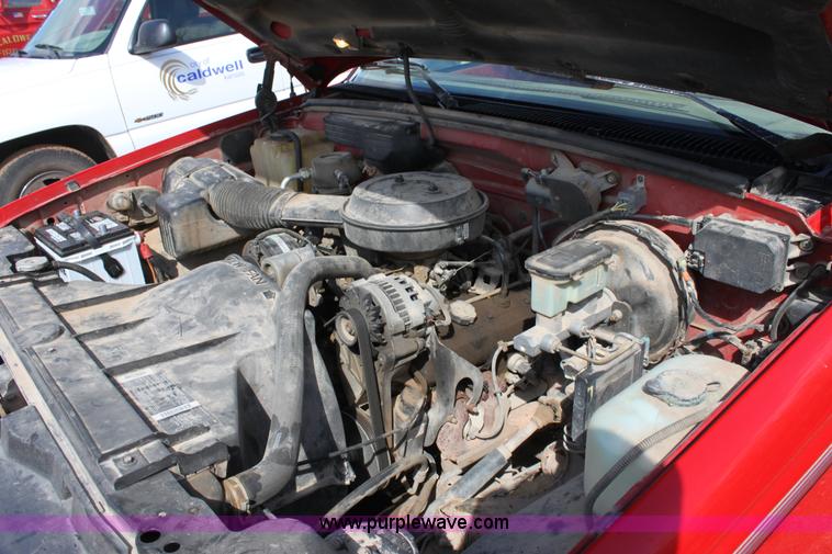 image for item F8696 1994 Chevrolet 1500 pickup truck