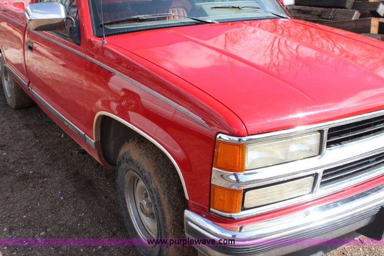 image for item F8696 1994 Chevrolet 1500 pickup truck