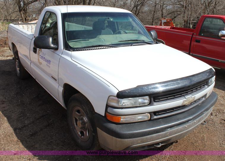 image for item F8697 1999 Chevrolet Silverado 1500 pickup truck