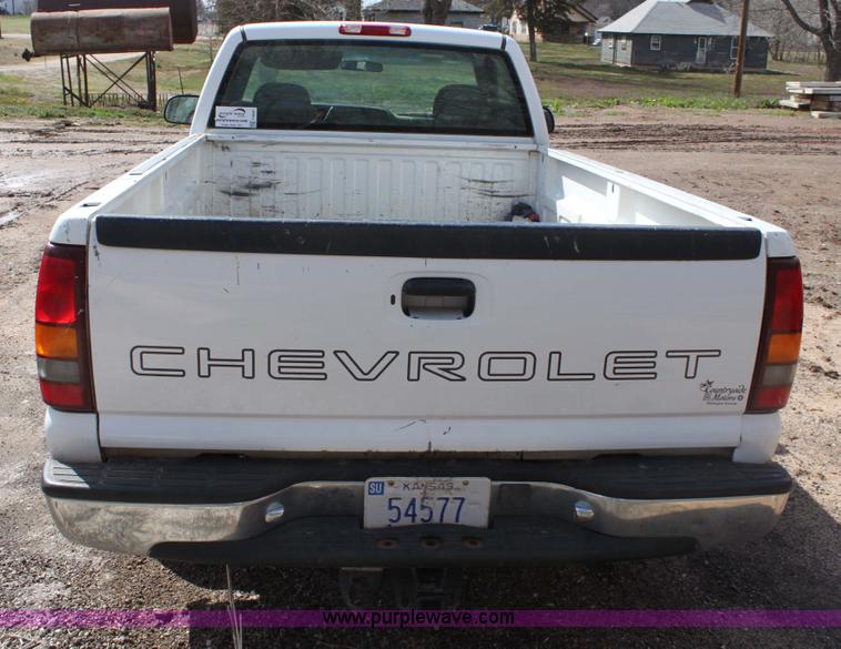 image for item F8697 1999 Chevrolet Silverado 1500 pickup truck