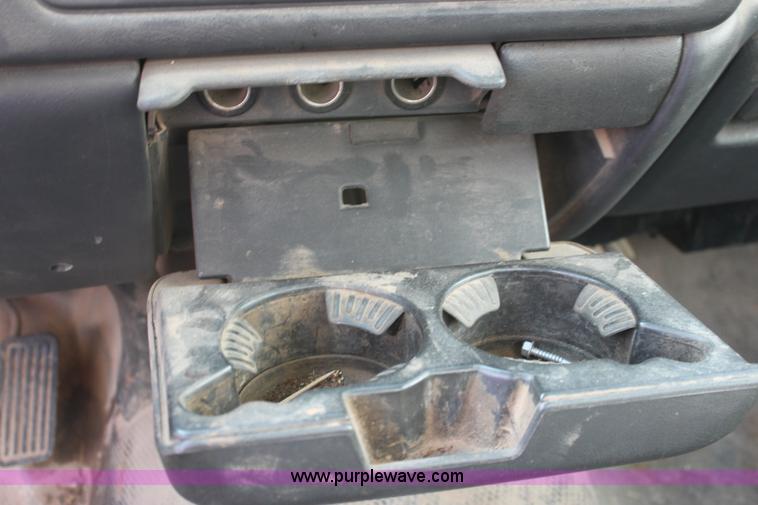 image for item F8697 1999 Chevrolet Silverado 1500 pickup truck