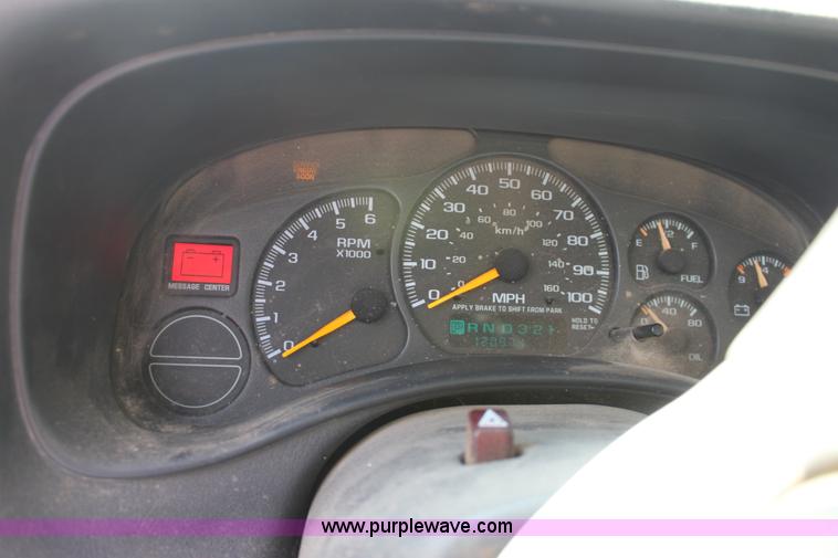 image for item F8697 1999 Chevrolet Silverado 1500 pickup truck