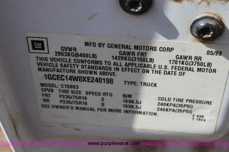 image for item F8697 1999 Chevrolet Silverado 1500 pickup truck