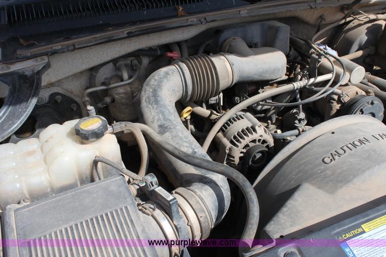 image for item F8697 1999 Chevrolet Silverado 1500 pickup truck