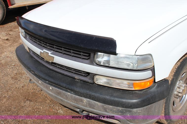 image for item F8697 1999 Chevrolet Silverado 1500 pickup truck