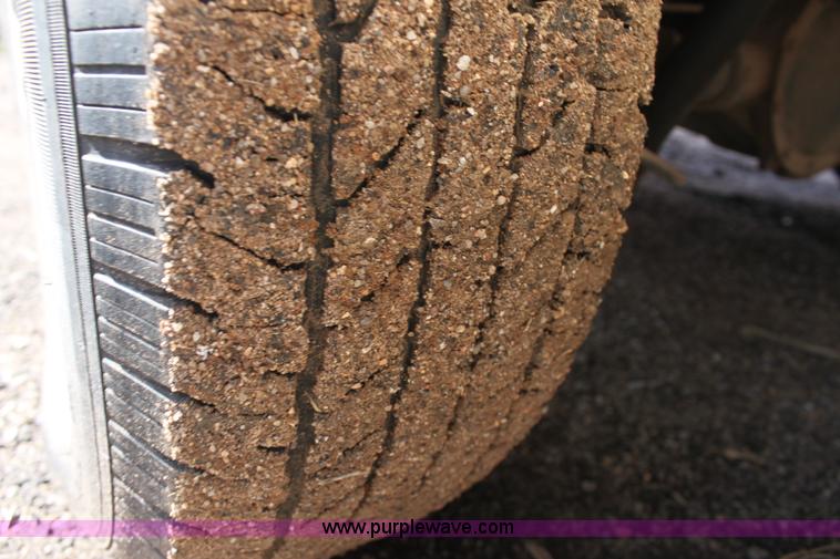 image for item F8697 1999 Chevrolet Silverado 1500 pickup truck