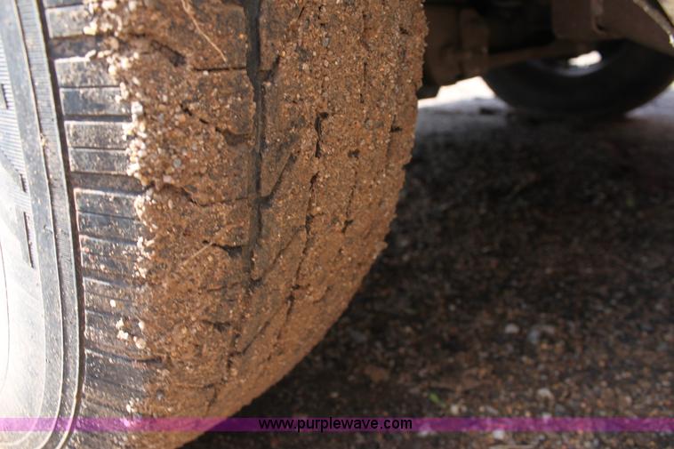 image for item F8697 1999 Chevrolet Silverado 1500 pickup truck