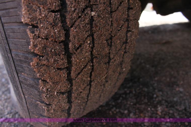 image for item F8697 1999 Chevrolet Silverado 1500 pickup truck