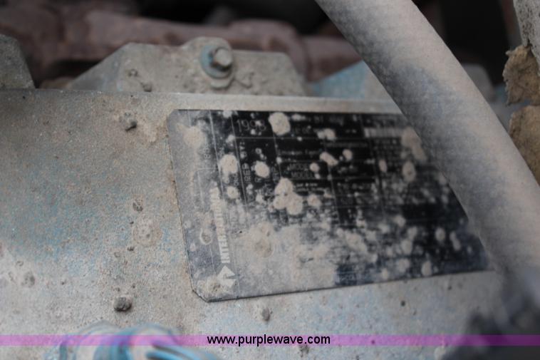 image for item G5049 1999 International 4700 cab and chassis