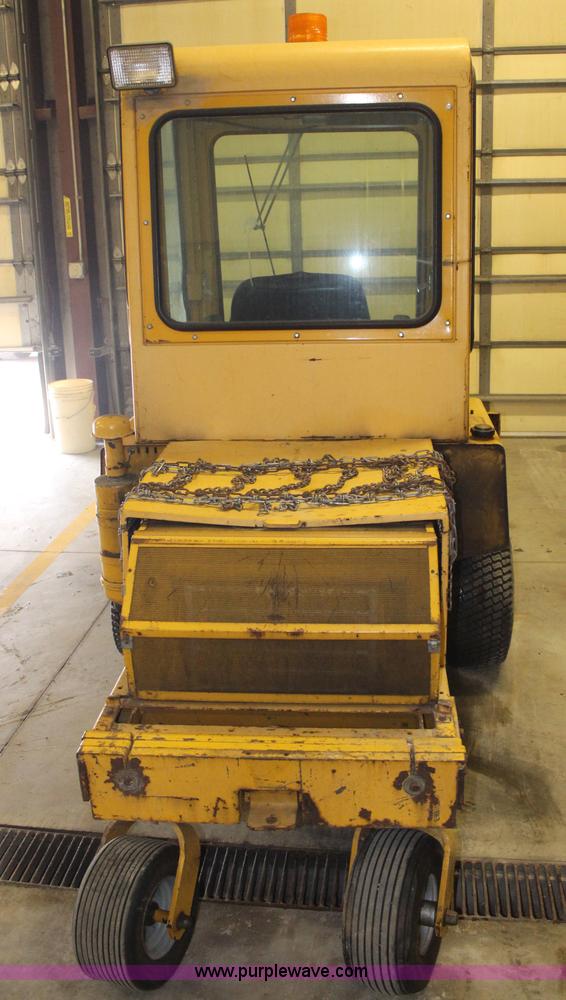 image for item G5105 Hustler 320 mower