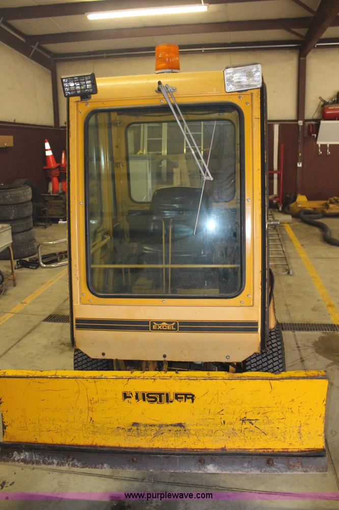 image for item G5105 Hustler 320 mower