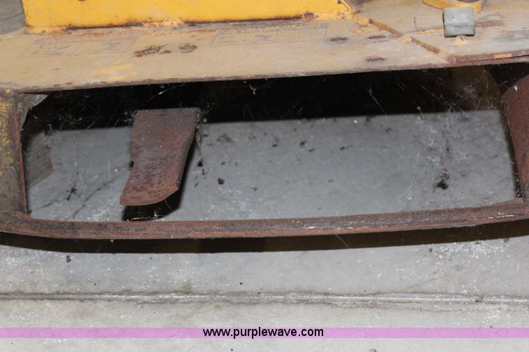 image for item G5105 Hustler 320 mower